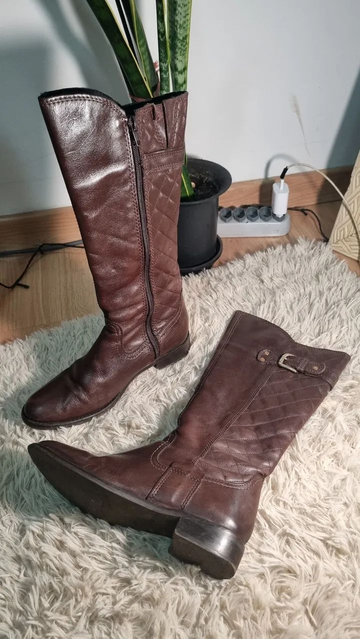 Bota couro legítimo 