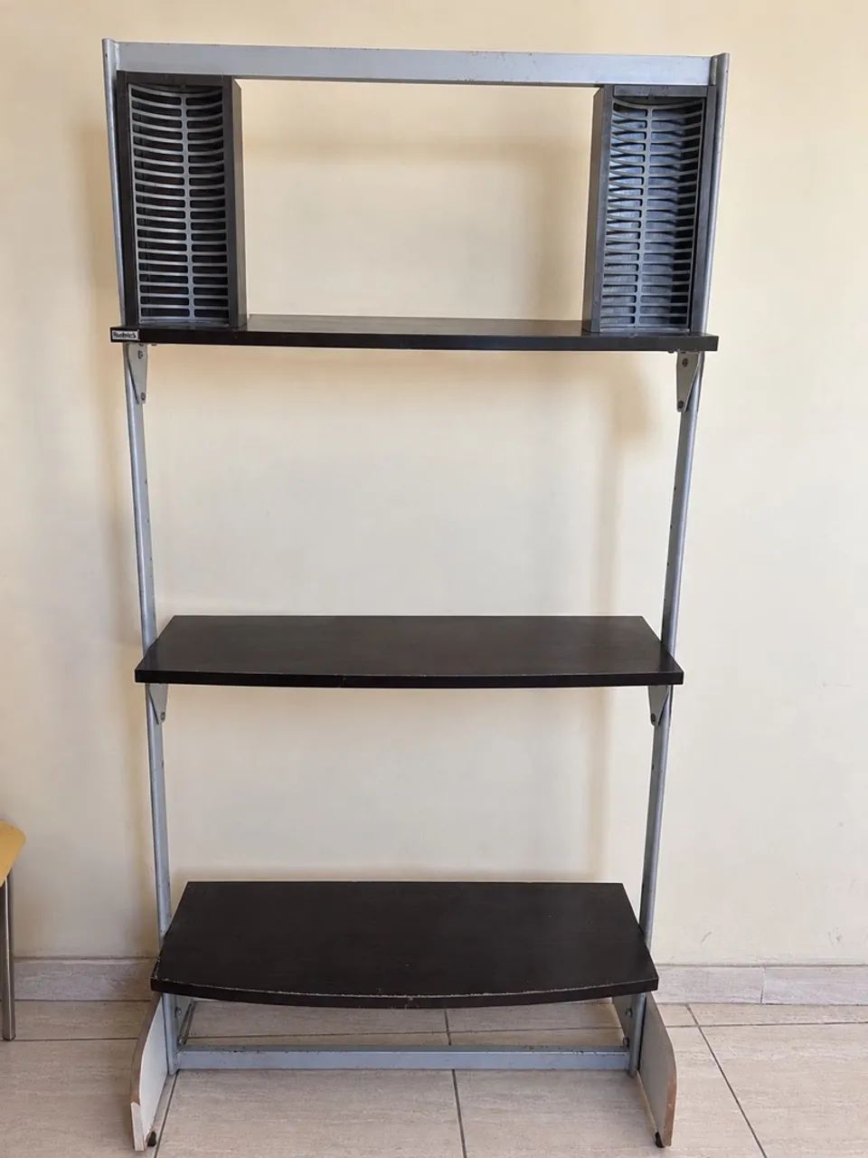 Estante modelo antigo 