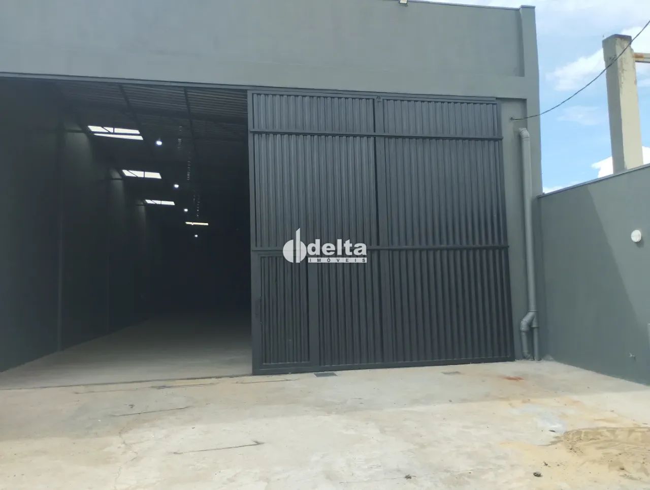 Galpão Comercial disponível para locação no bairro Custódio Pereira em Uberlândia-MG 1