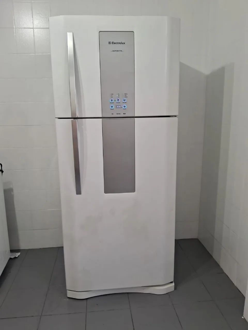 Geladeira Eletrolux seminova - Foto 4