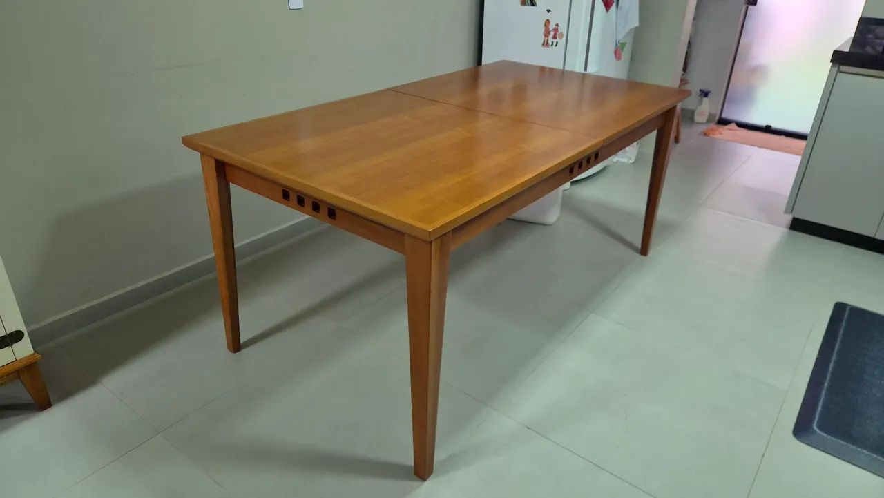 Mesa de jantar e 7 cadeiras - Foto 3