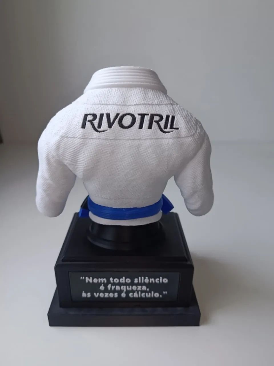 Trofeu de Kimono Personalizado 20cm - Foto 2