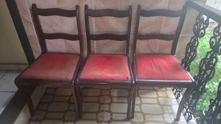 Mesa e cadeiras da década de 70