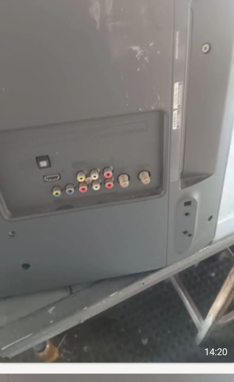 Tv 32 polegadas LG led não liga. Não está com a tela quebrada. - Foto 4