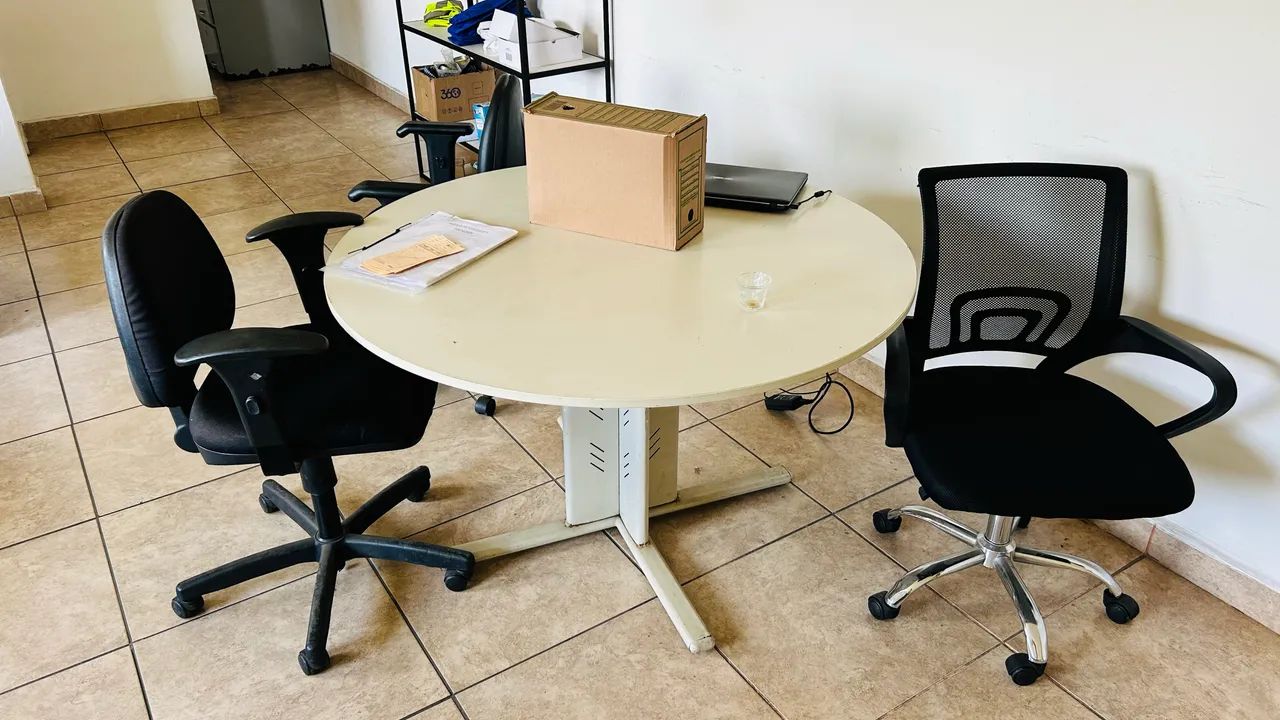 Mesa de reunião redonda
