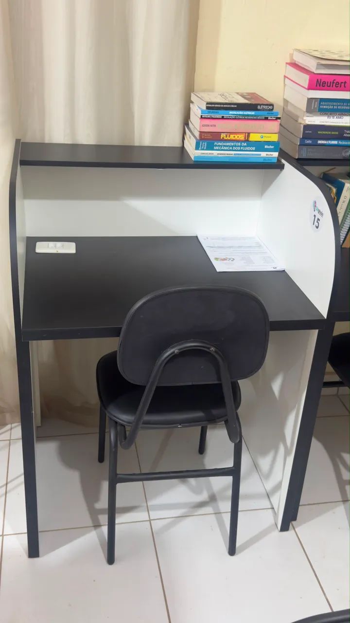 Mesa de estudos cabine 