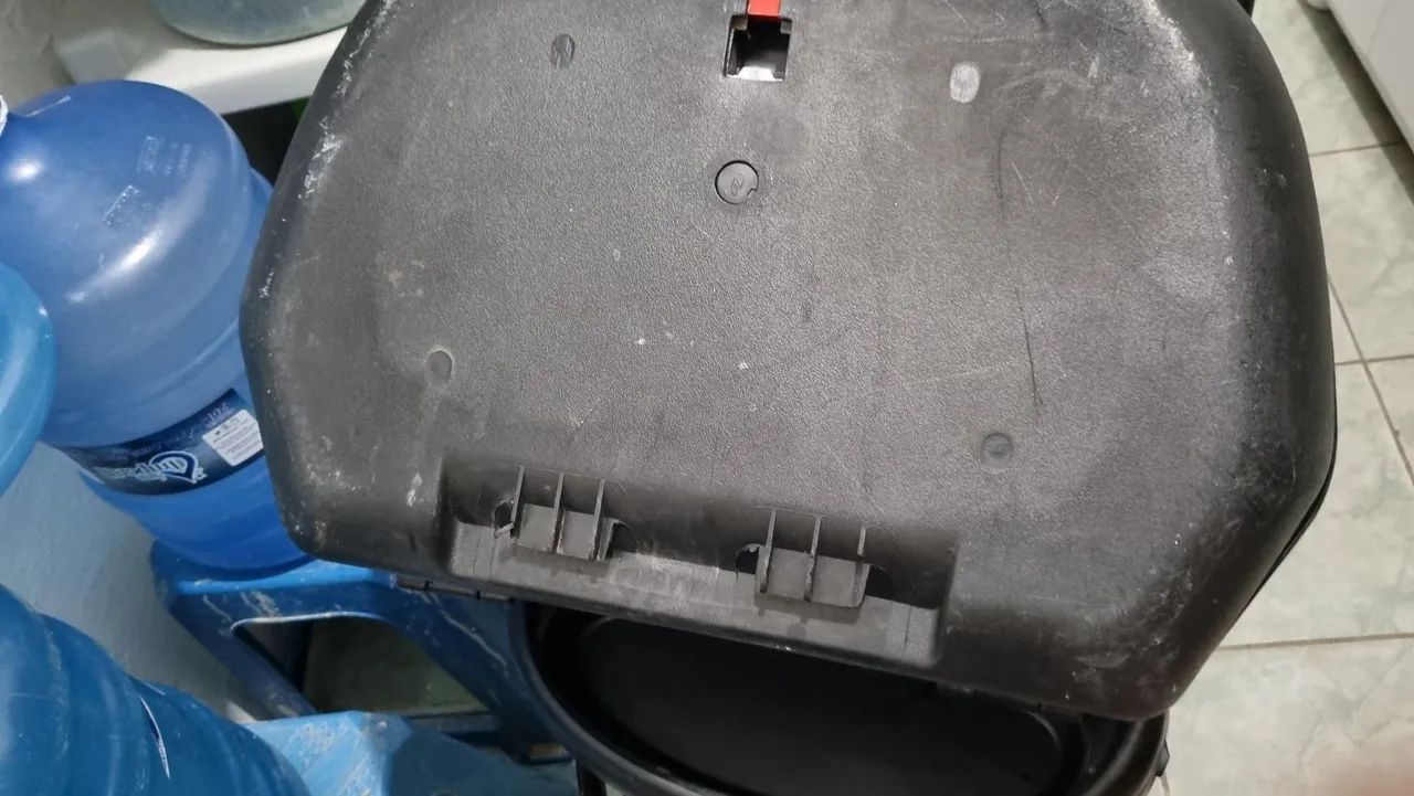 Vendo baú para moto  - Foto 6