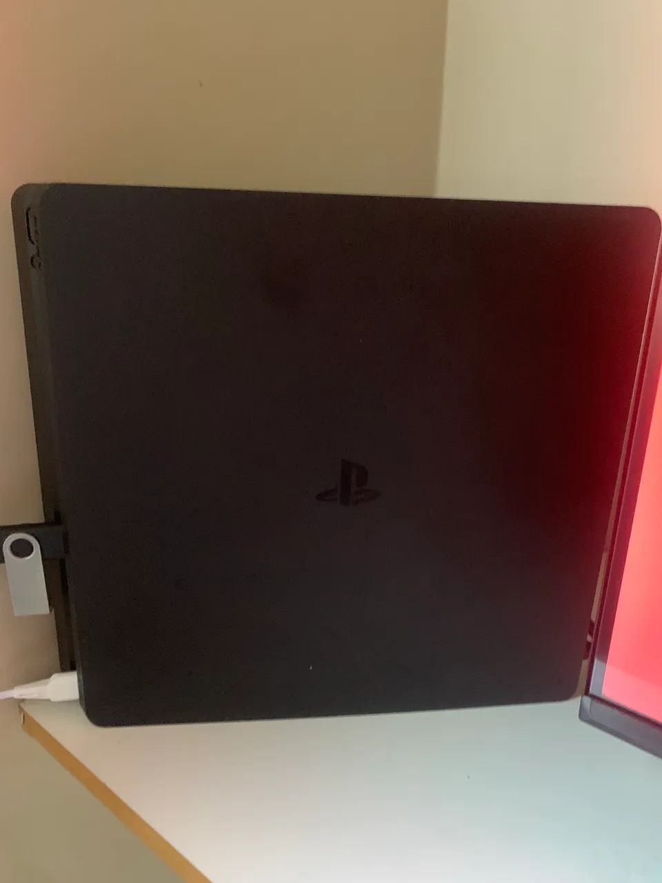 Vendo Ps4 slim 1tb