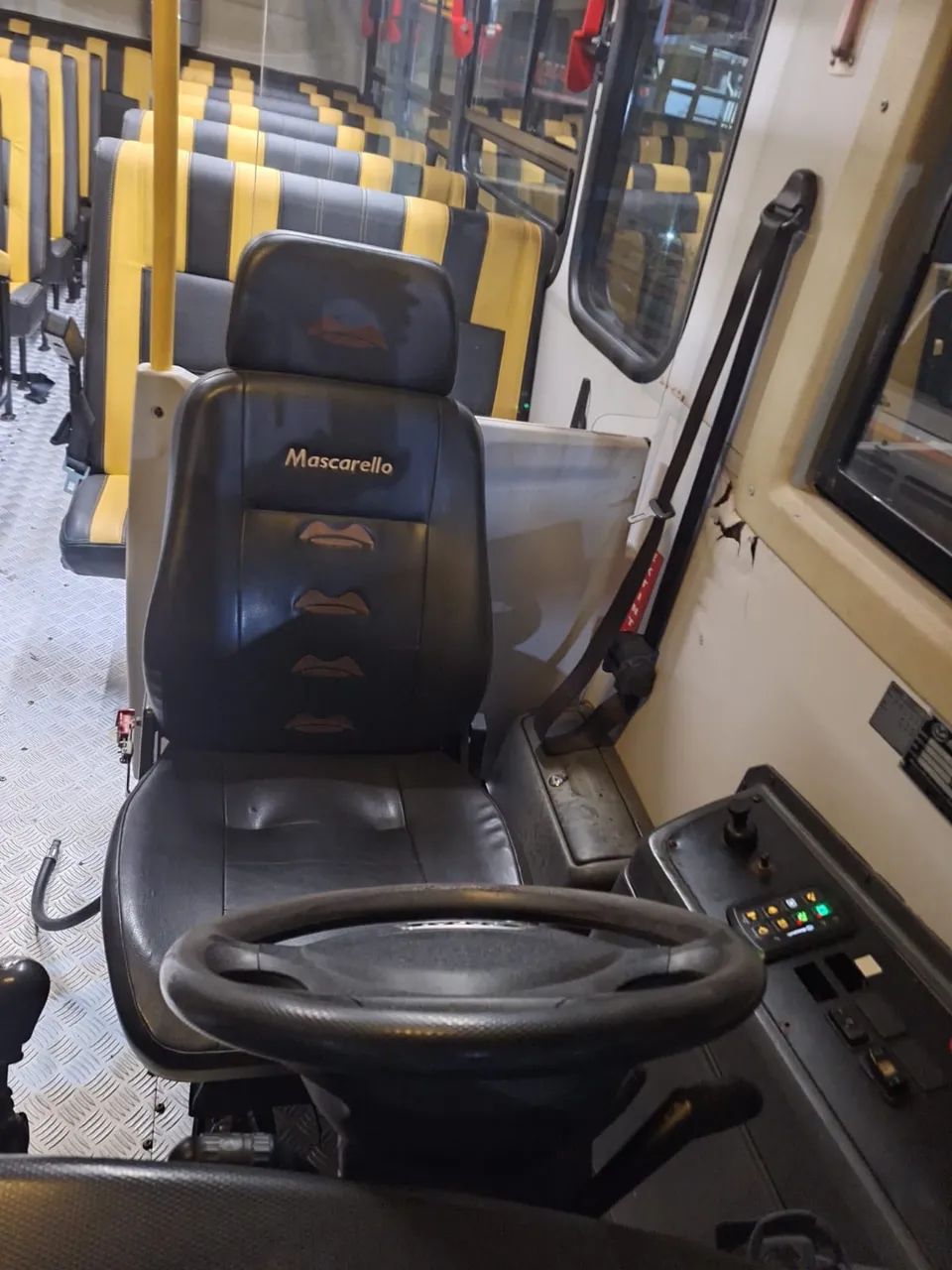 Vende se micro ônibus iveco wayclass 70c17  - Foto 7