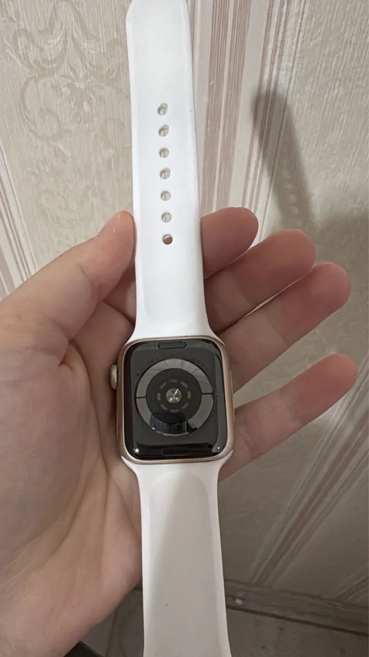 Apple Watch Series 5 Cellular + Gps, 40 mm Dourado - Foto 2
