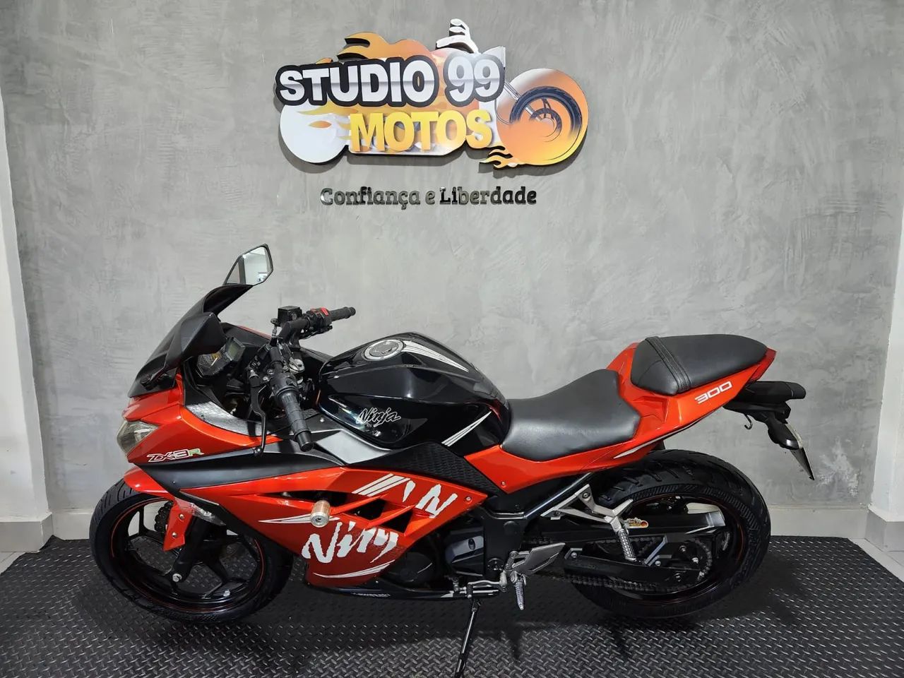 Kawasaki NINJA 300 - Foto 3