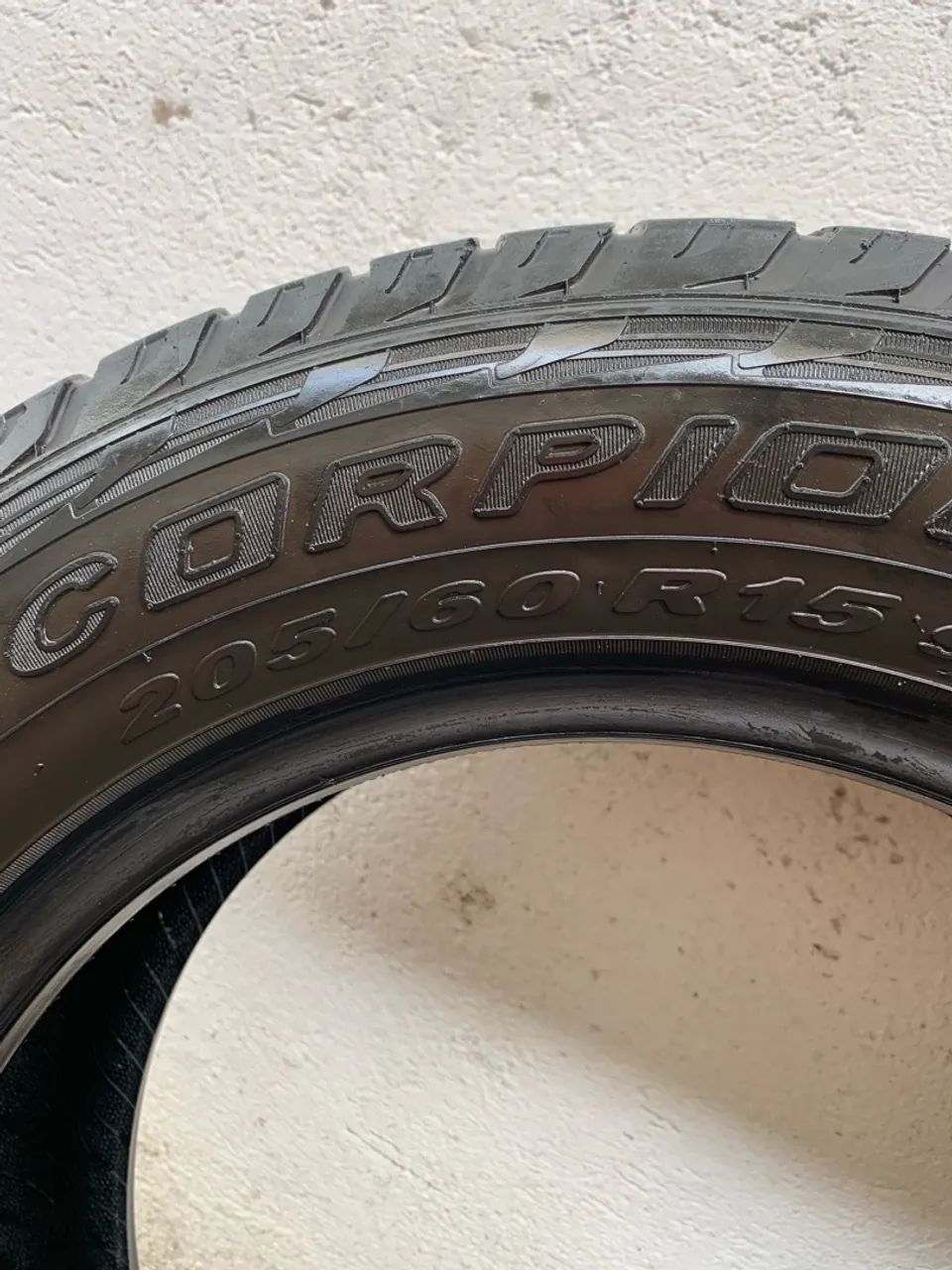 Vende-se 4 pneus 