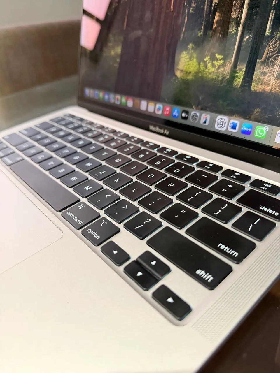 MacBook Air M1 2020 8GB/256GB - NA GARANTIA | 98% Bateria | 42