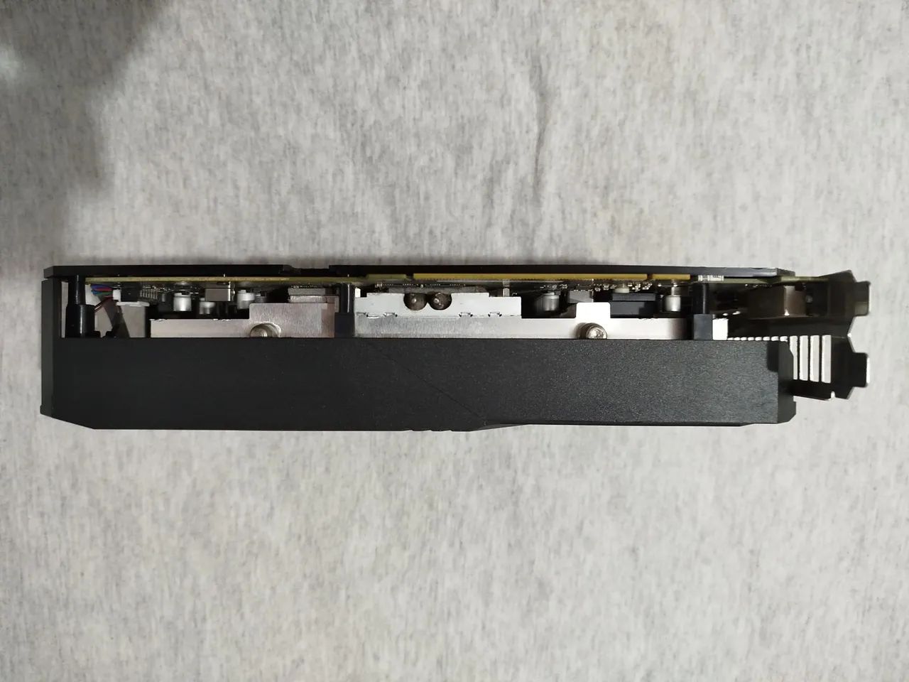 GTX 1660 Super Asus TUF3 - Foto 5