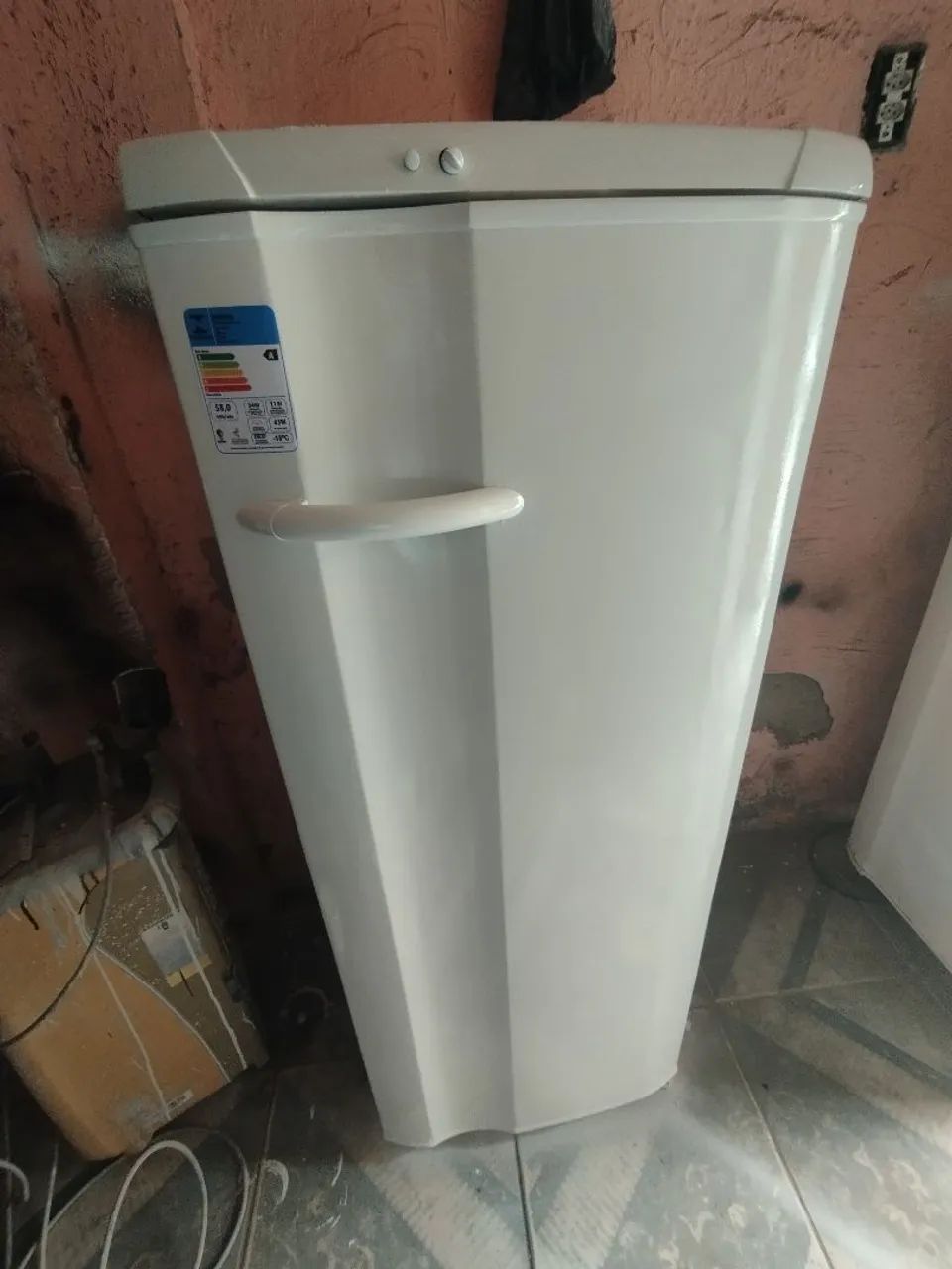 Geladeira Eletrolux funcionando perfeitamente 