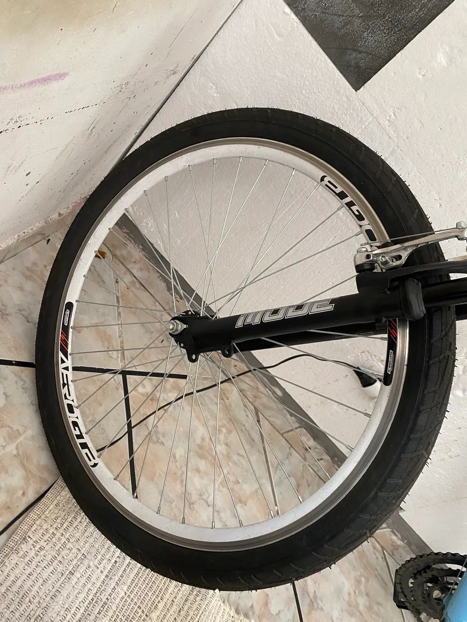 Bicicleta ARO 26 Semi nova - Foto 4