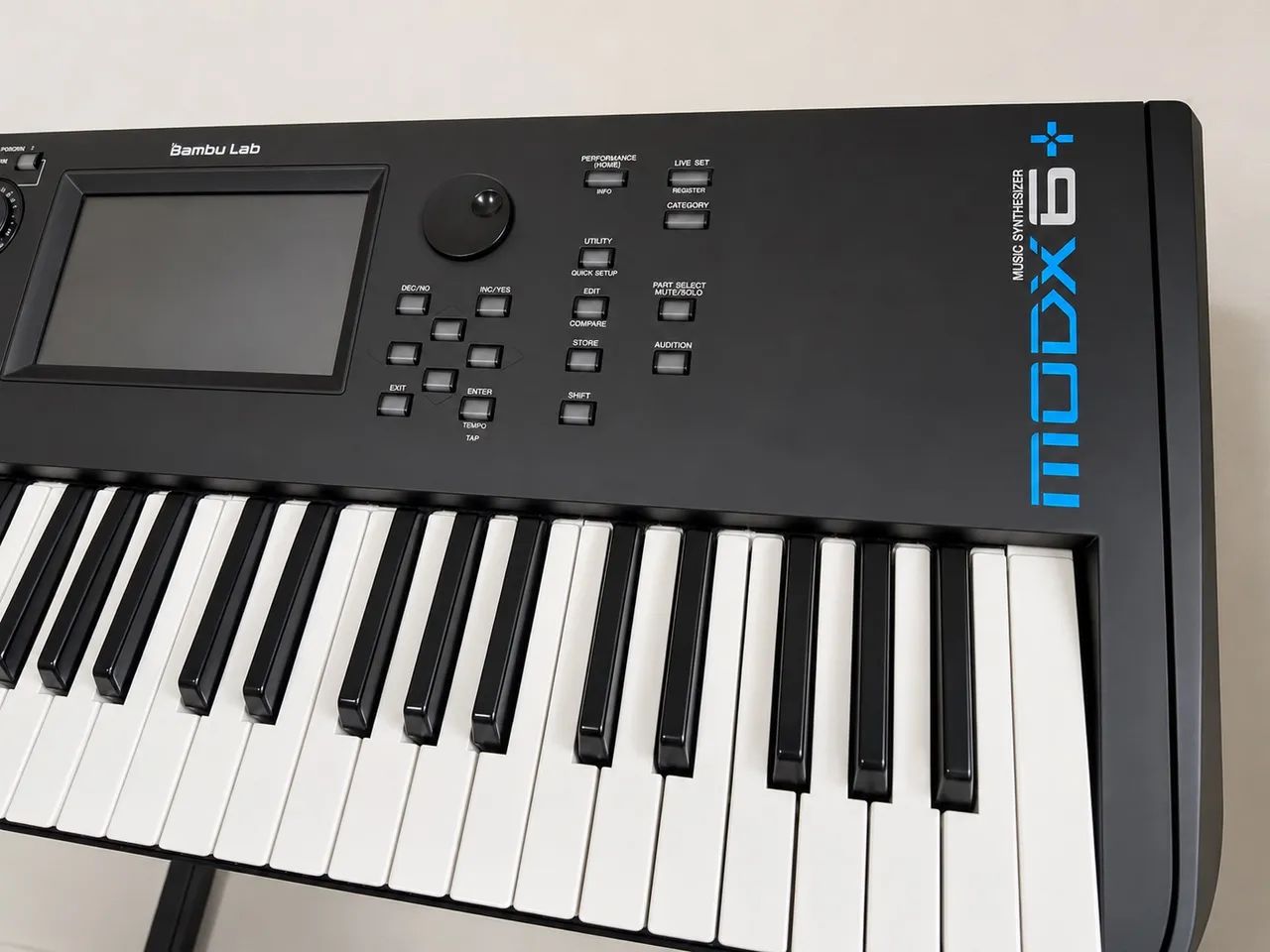 YAMAHA MODX 6+ - Foto 2