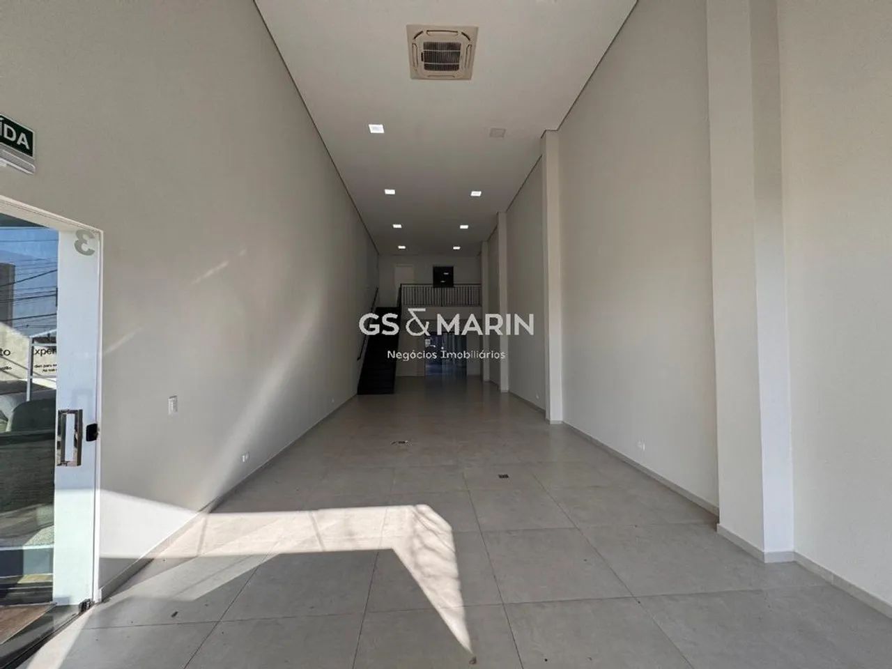 Sala para alugar na Av. Waldemar Spranger, em Londrina - Foto 2