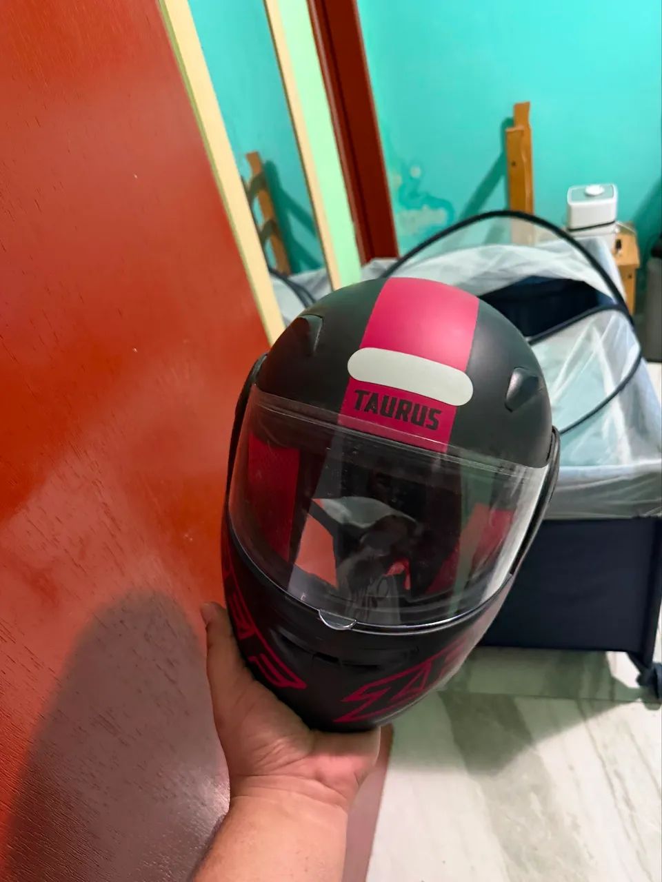 Capacete Taurus zarref V5 neon - Foto 2