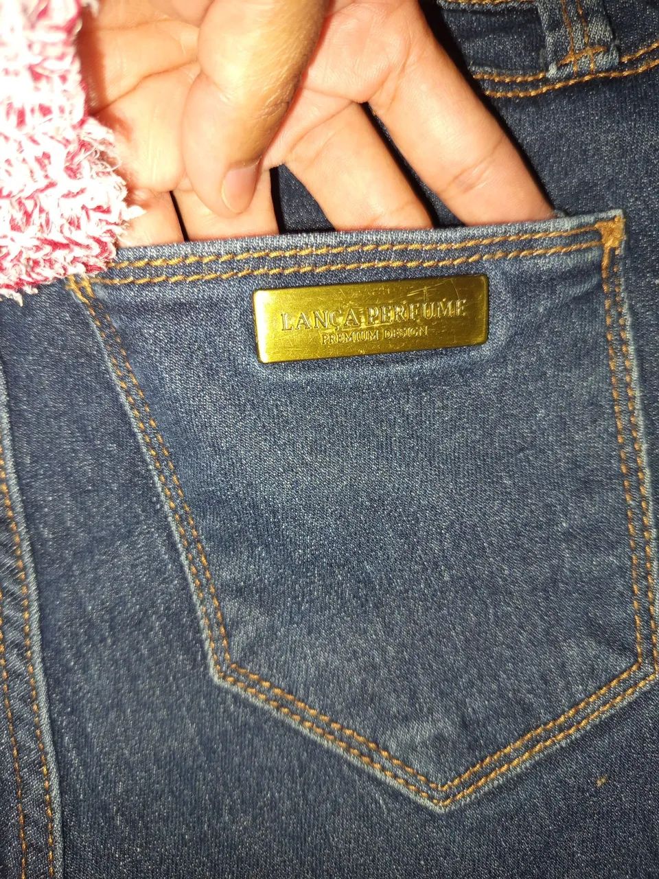Calça jeans lança perfume  - Foto 3