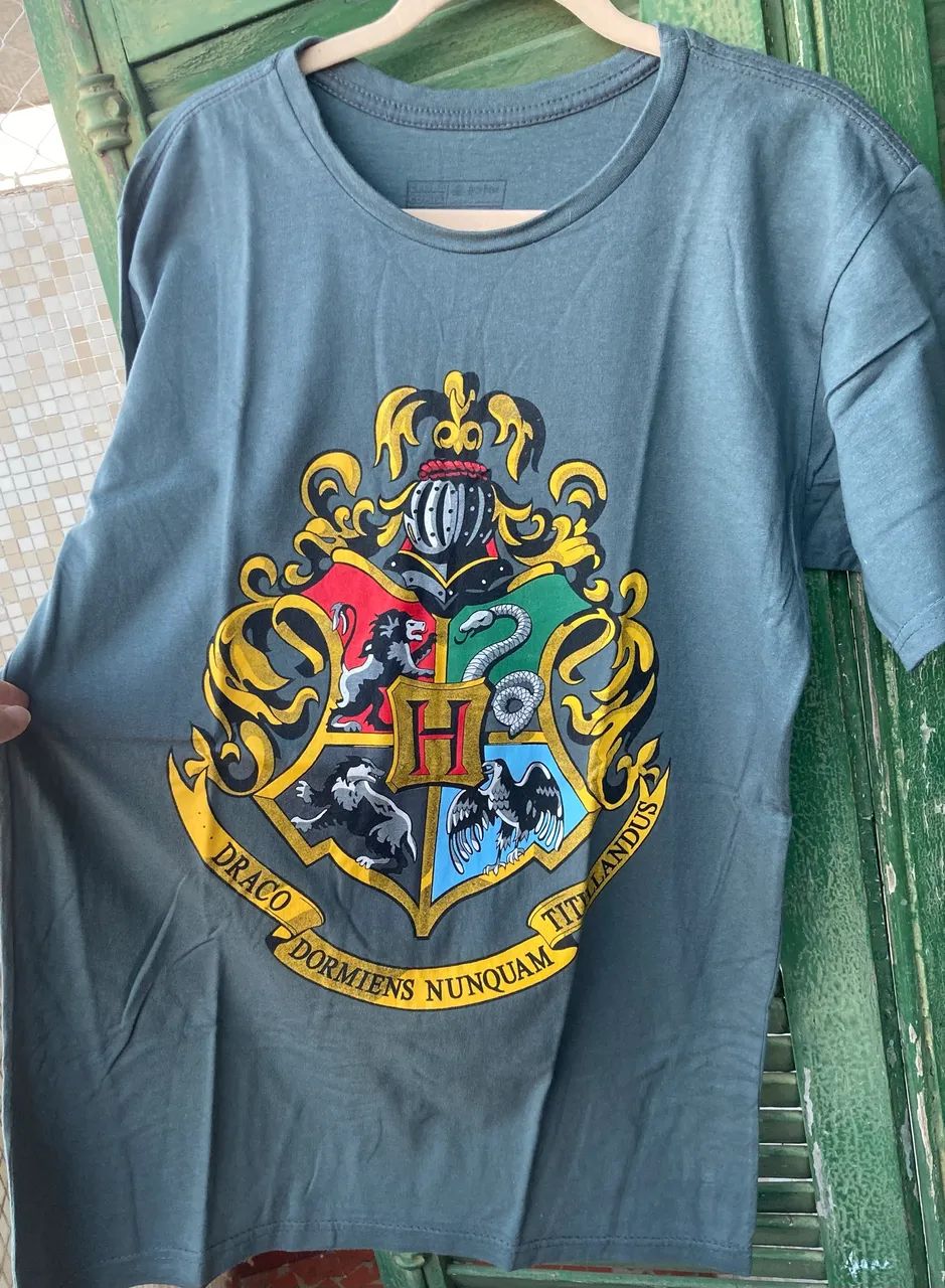 Camiseta Harry Potter - Brasão  - Foto 4