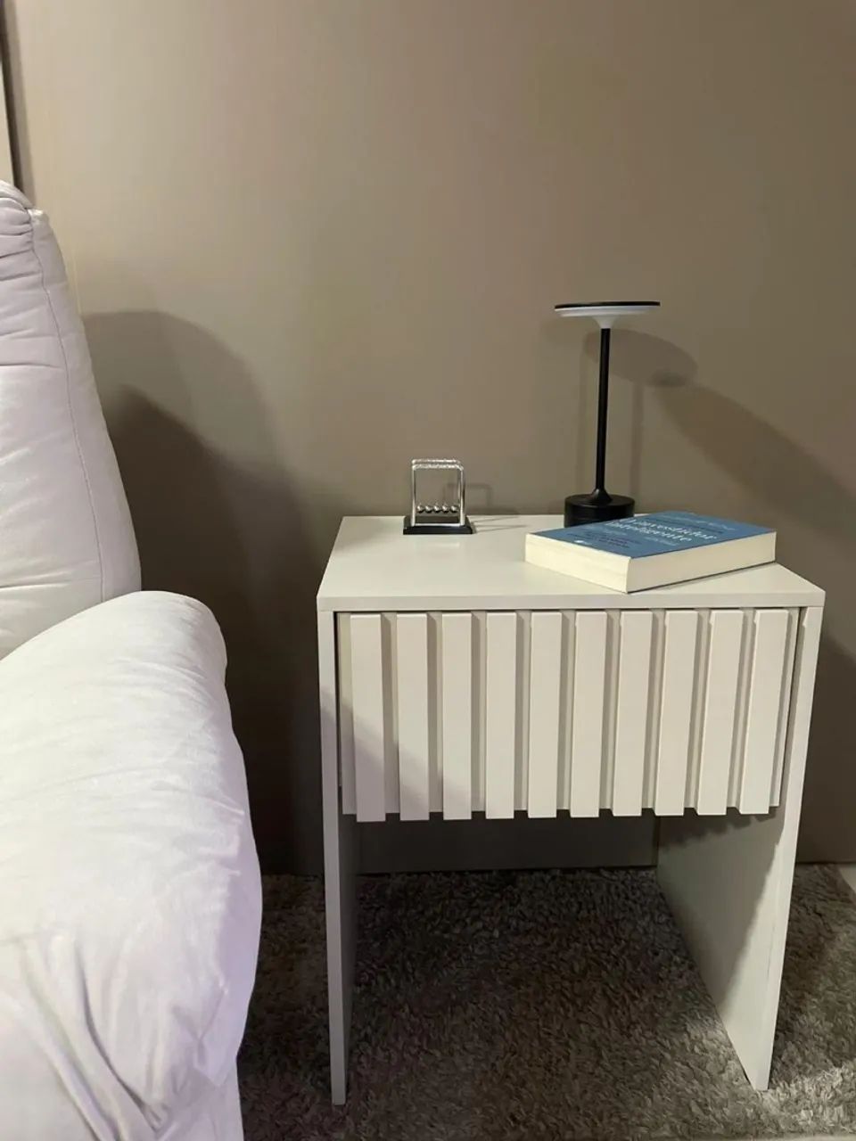 Mesa de cabeceira MDF 45cmx40cm - Foto 3