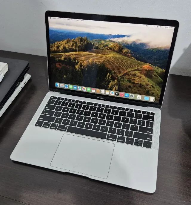 MacBook Air A1932 (i5 / 16GB / 500GB)