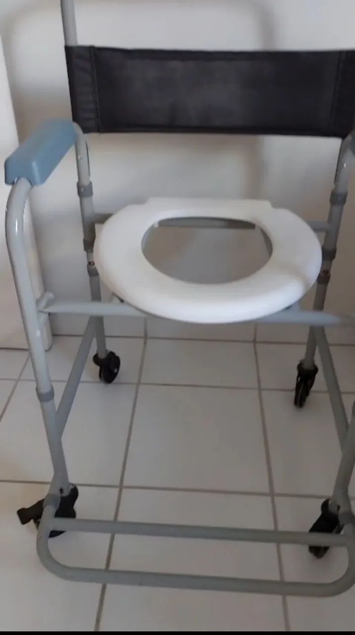 Cama hospitalar, Colchão e Cadeira de Banho  - Foto 3