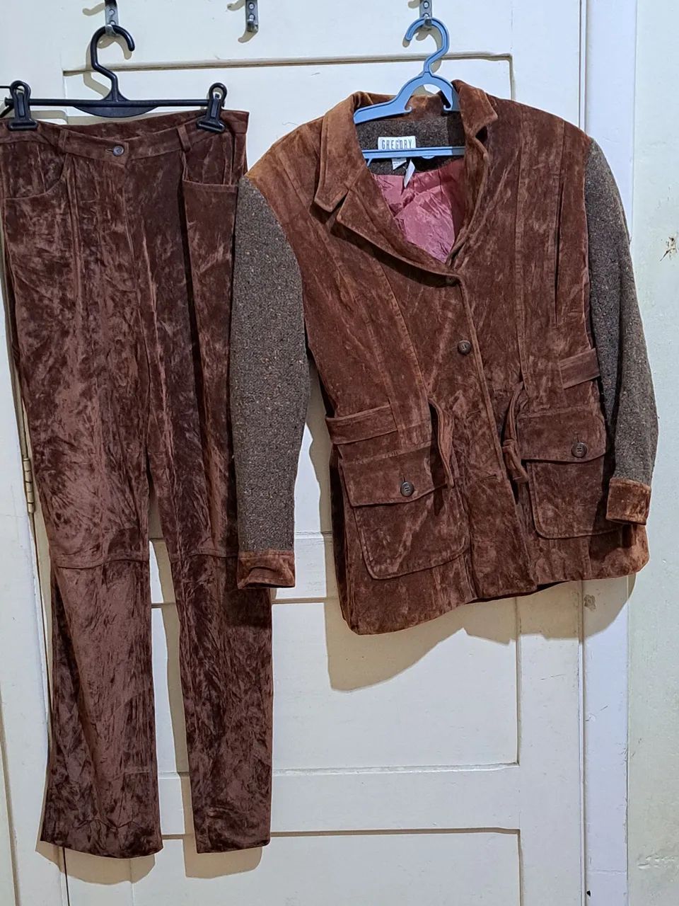 Conjunto (jaqueta + calça) de camurça - Gregory