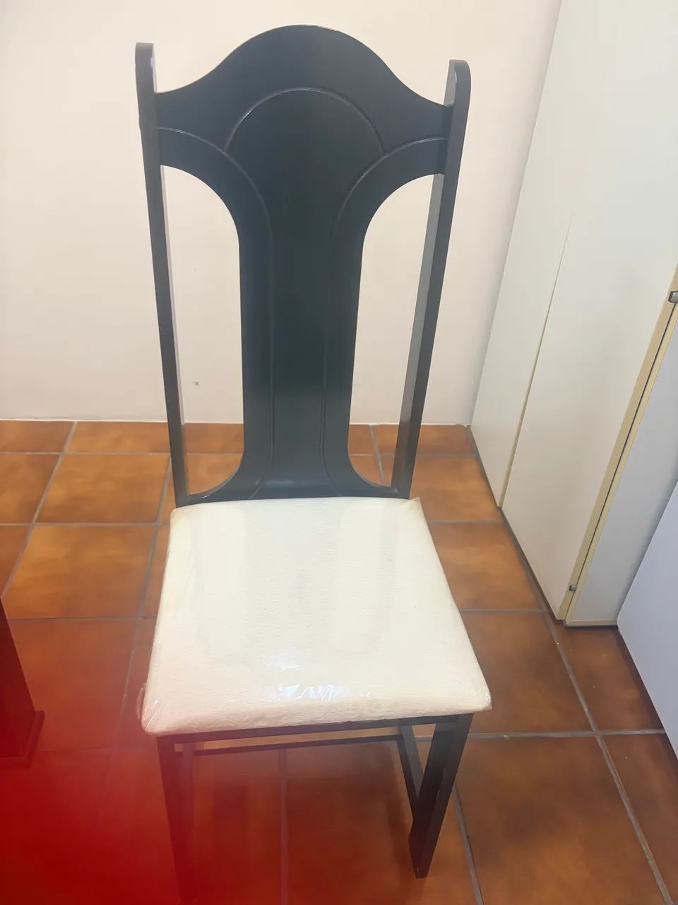 Jogo de mesa e 6 cadeiras - Foto 4