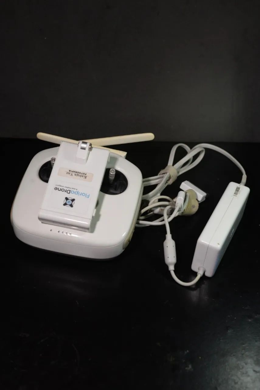 Controle Phantom 4 DJI GL300C + Carregador Original - Foto 2
