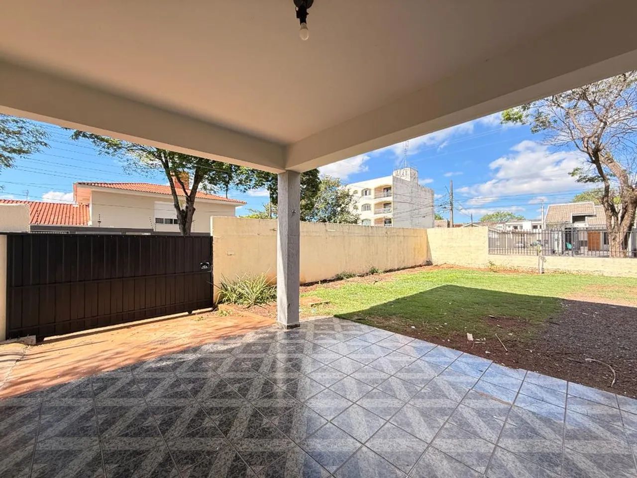 Sobrado à venda em Maringá, Jardim Alvorada, com 3 quartos, com 138.7 m² - Foto 2