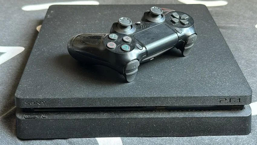 PS4 Slim
