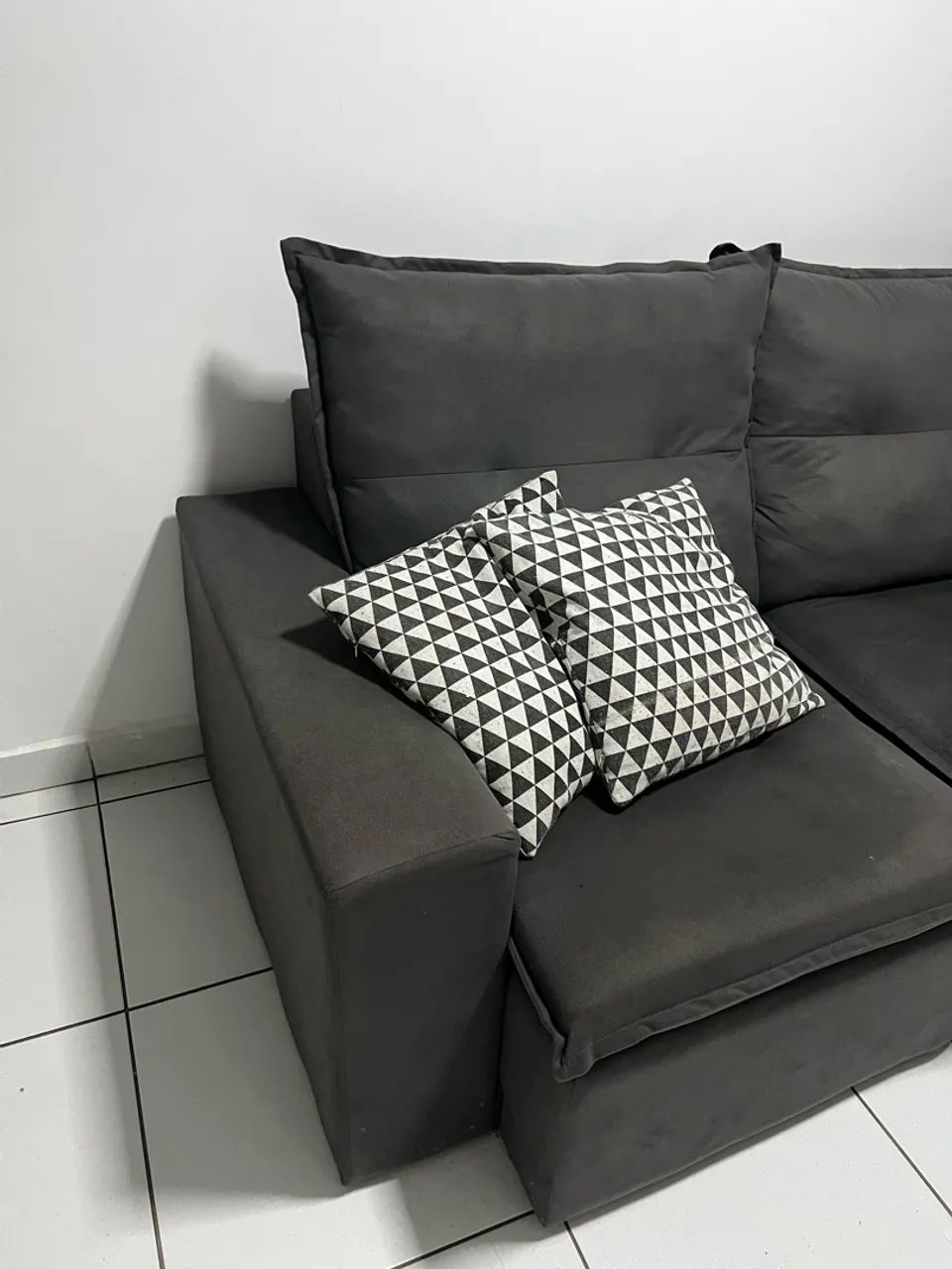 Sofá retrátil cinza 1,80 - Foto 2