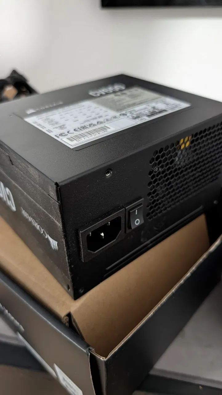 Fonte Corsair 650w