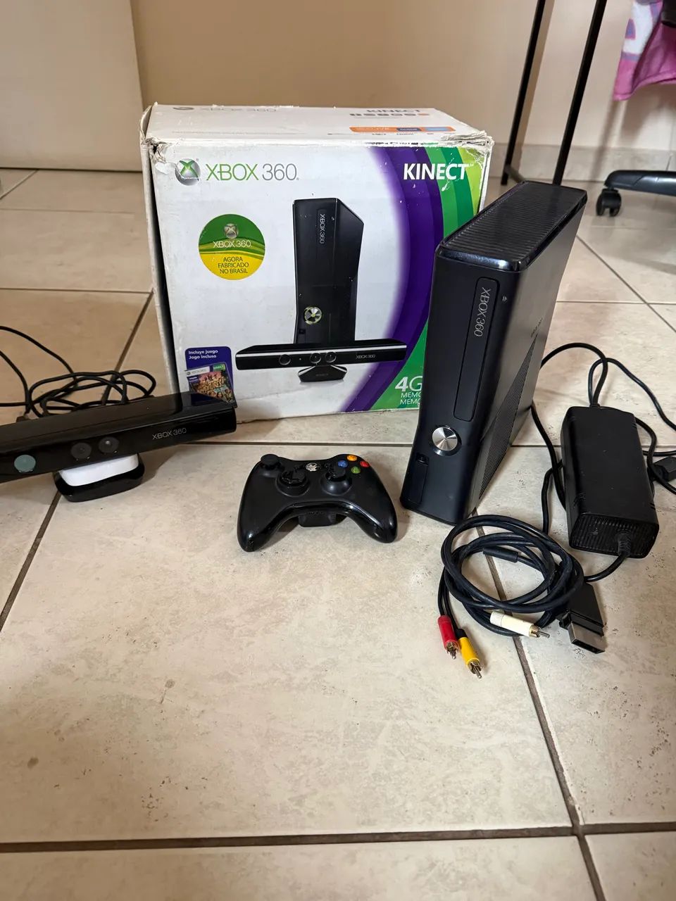 Xbox 360 com kinect *controle com defeito 
