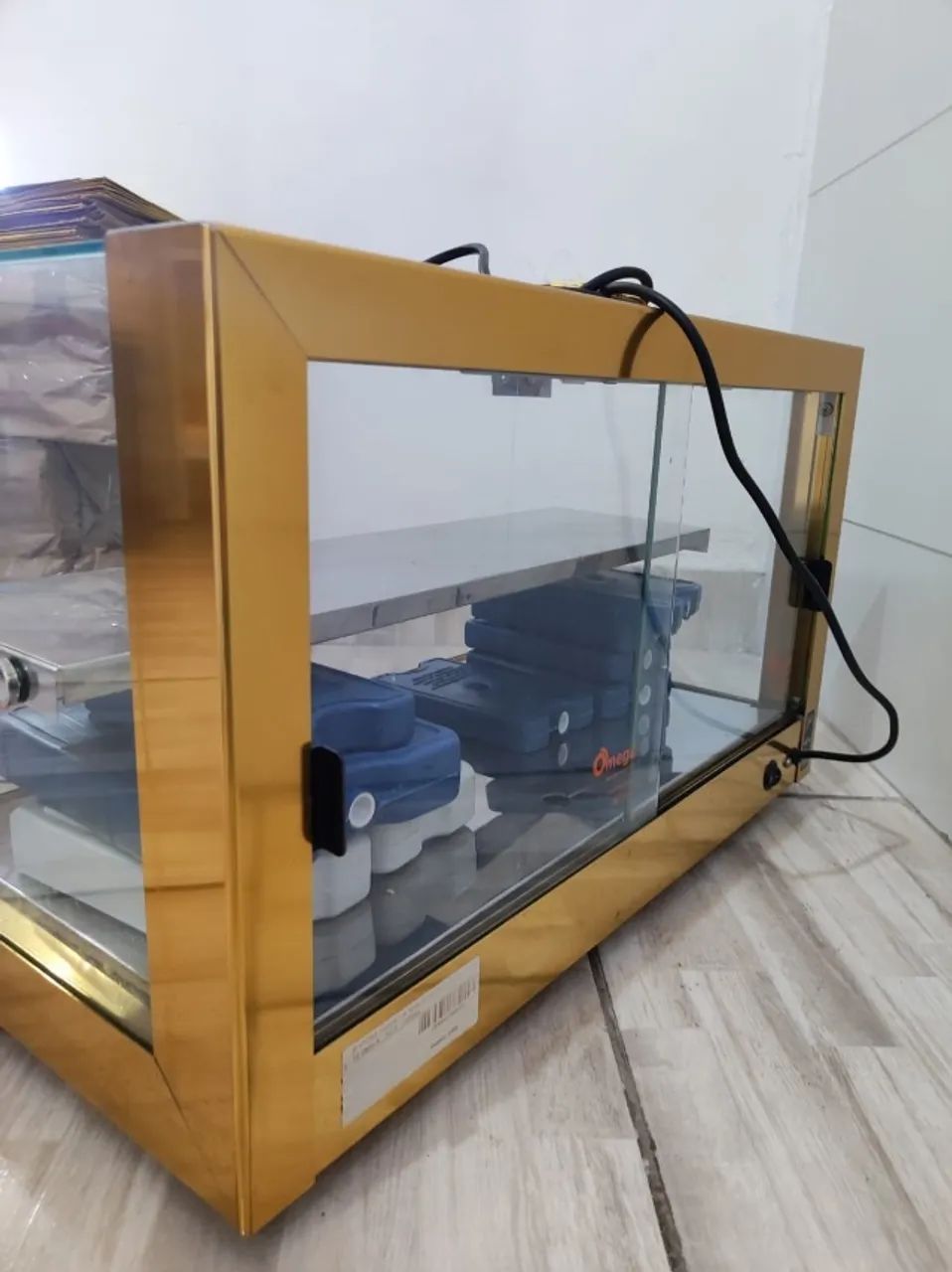 Venda de Vitrine Fria Dourada com Gelo | Omega - Foto 4