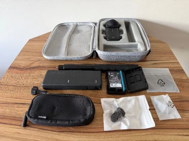 Camara de Ação X5 Insta360 Kit Essentials Bundle - Foto 2