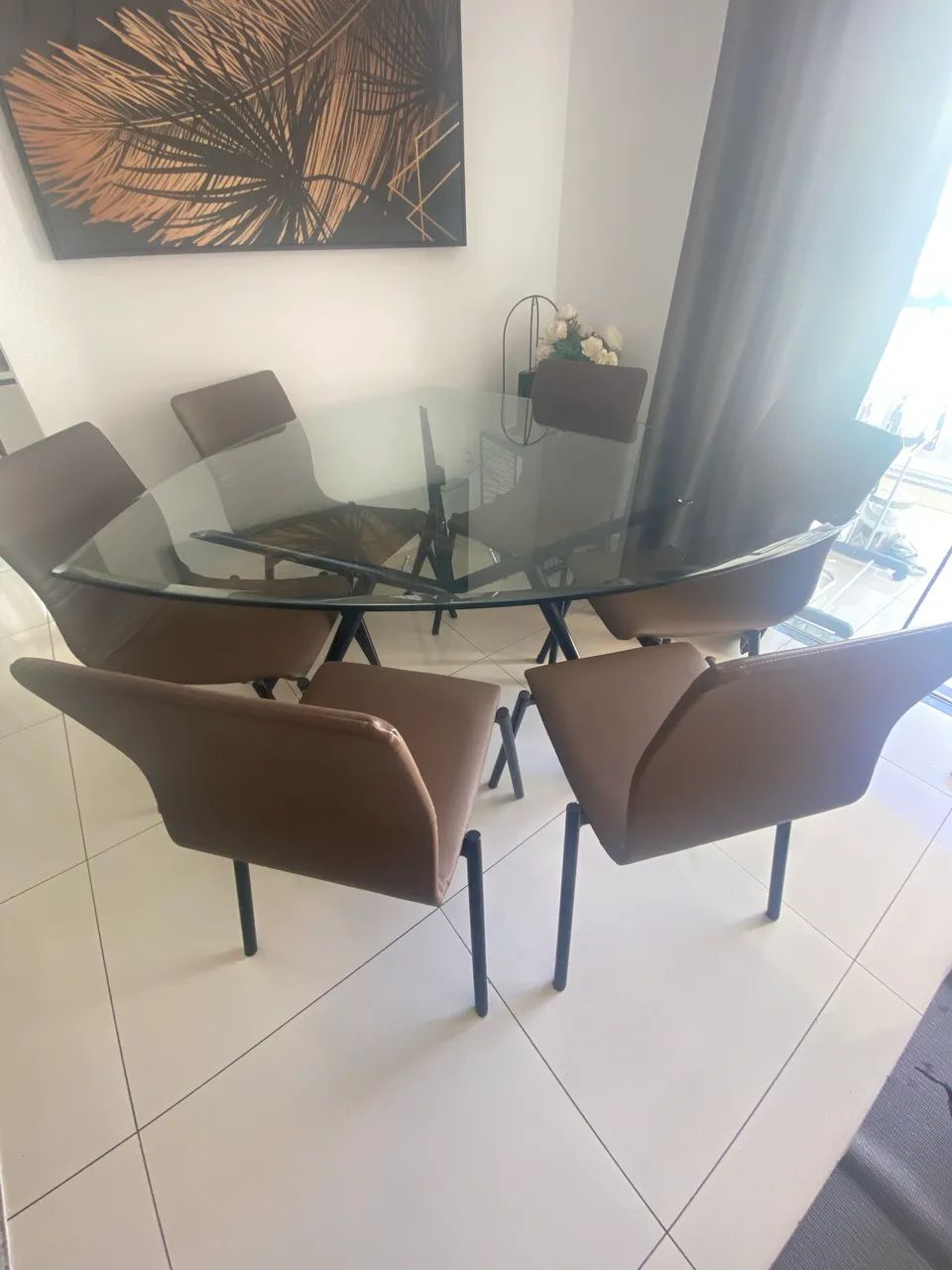 Vendo uma linda mesa com seis cadeiras ! - Foto 3