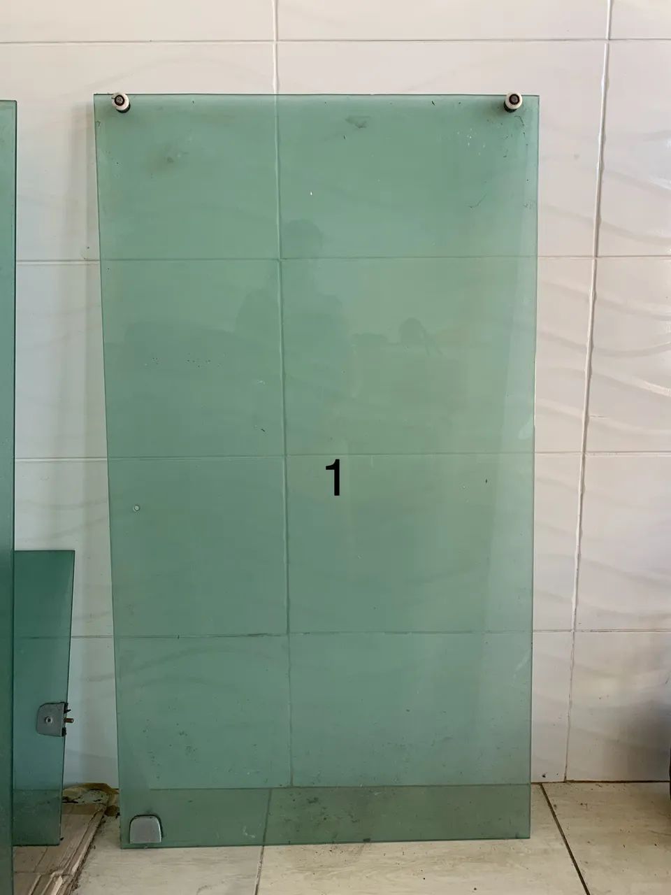 VENDE-SE JANELA EM VIDRO 
