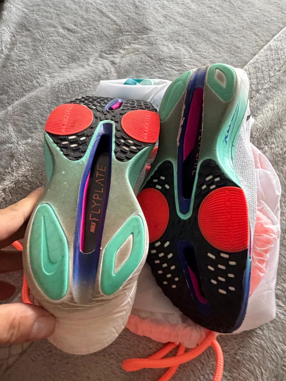 NIKE AIR ZOOM ALPHAFLY 3 - ORIGINAL COM NOTA FISCAL TAMANHO 42 | ESTADO IMPECÁVEL  - Foto 6