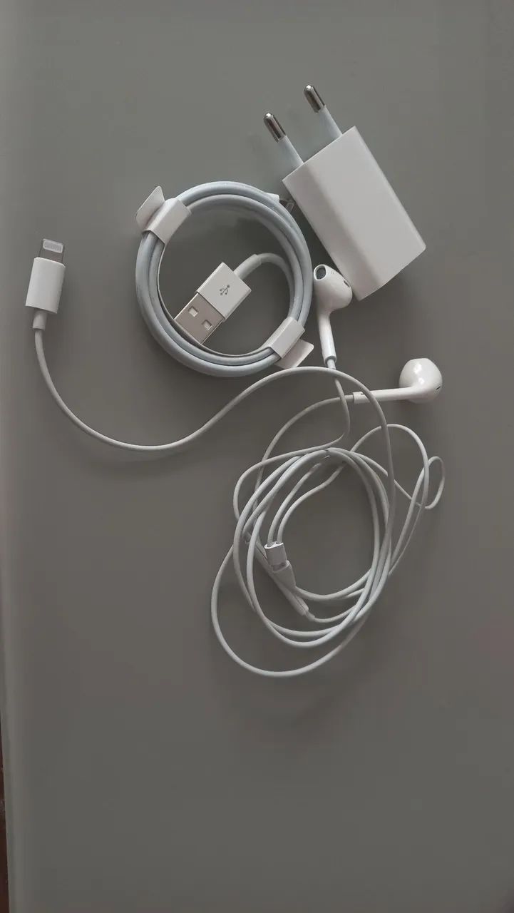 Kit Original Apple - Carregador 20W + Cabo + EarPods Lightning - Foto 4
