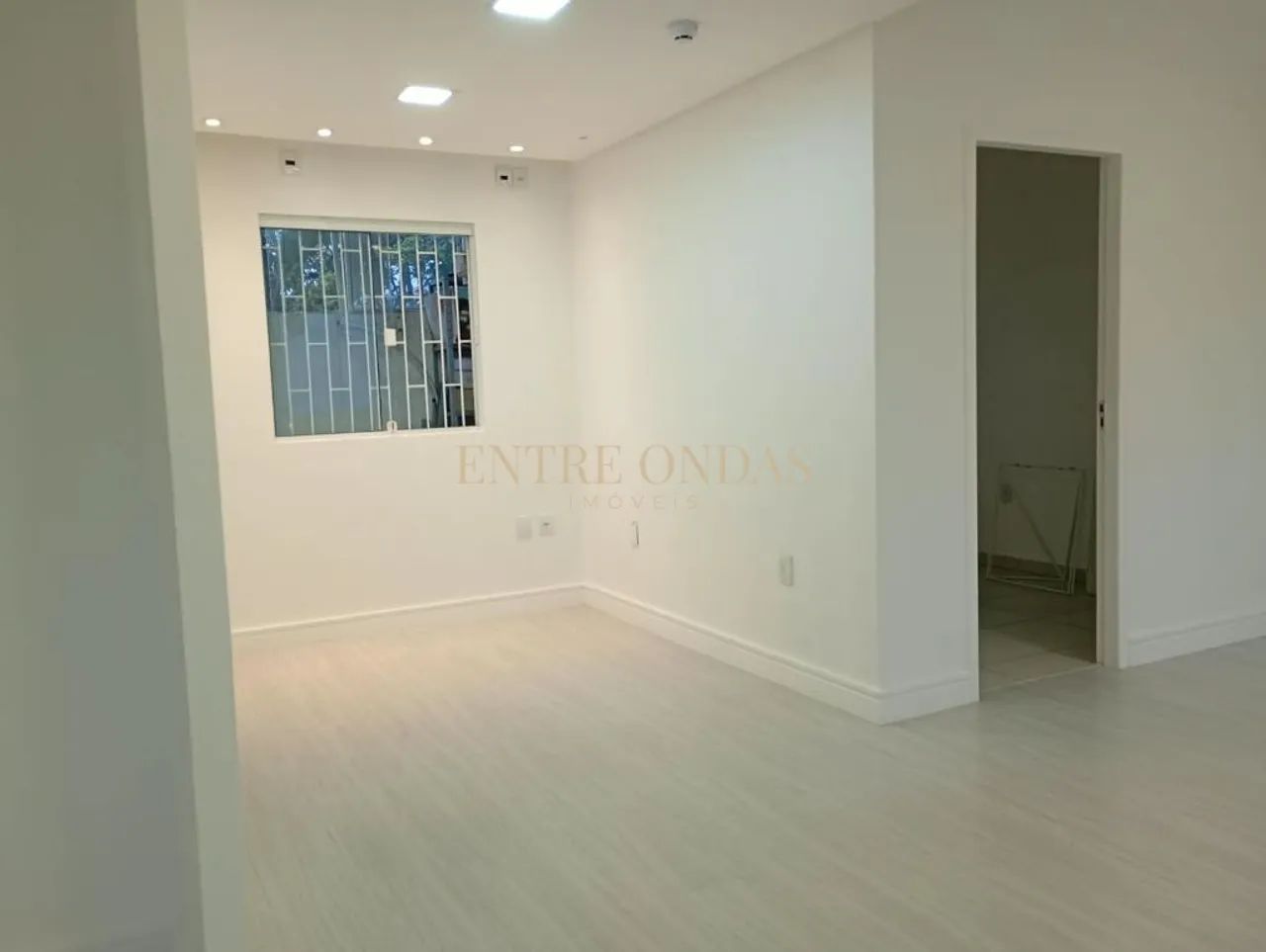 Sala comercial no bairro Lagoa da Conceição, Florianópolis. - Foto 2