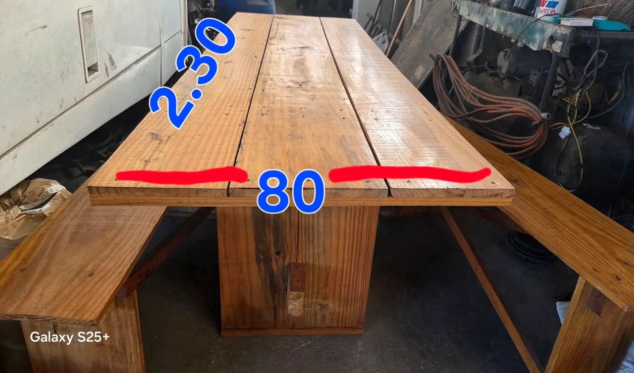 Mesa Rústica 2,30m +2 Bancos (Madeira Maciça Envernizada)