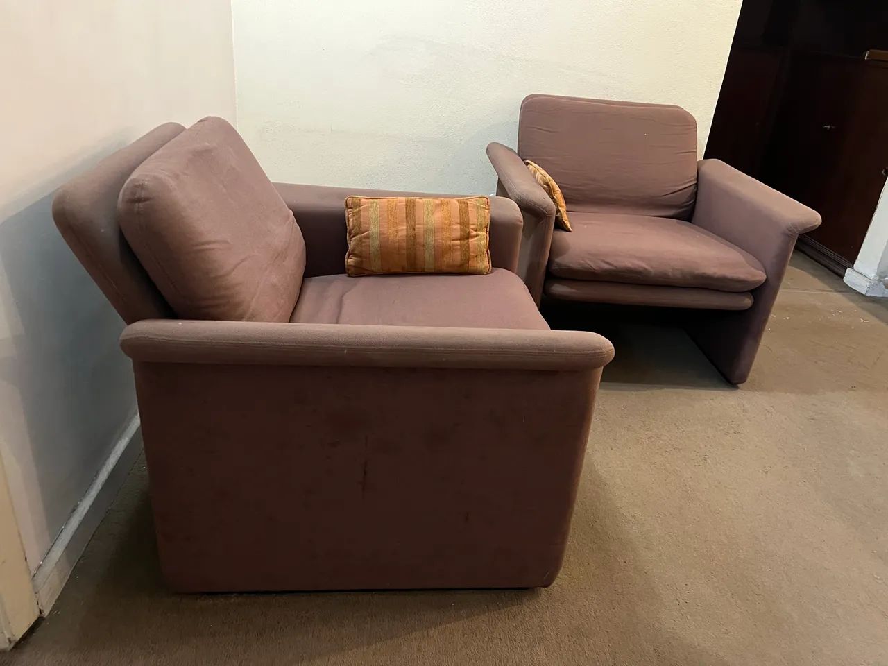 Poltronas par, marca Escriba