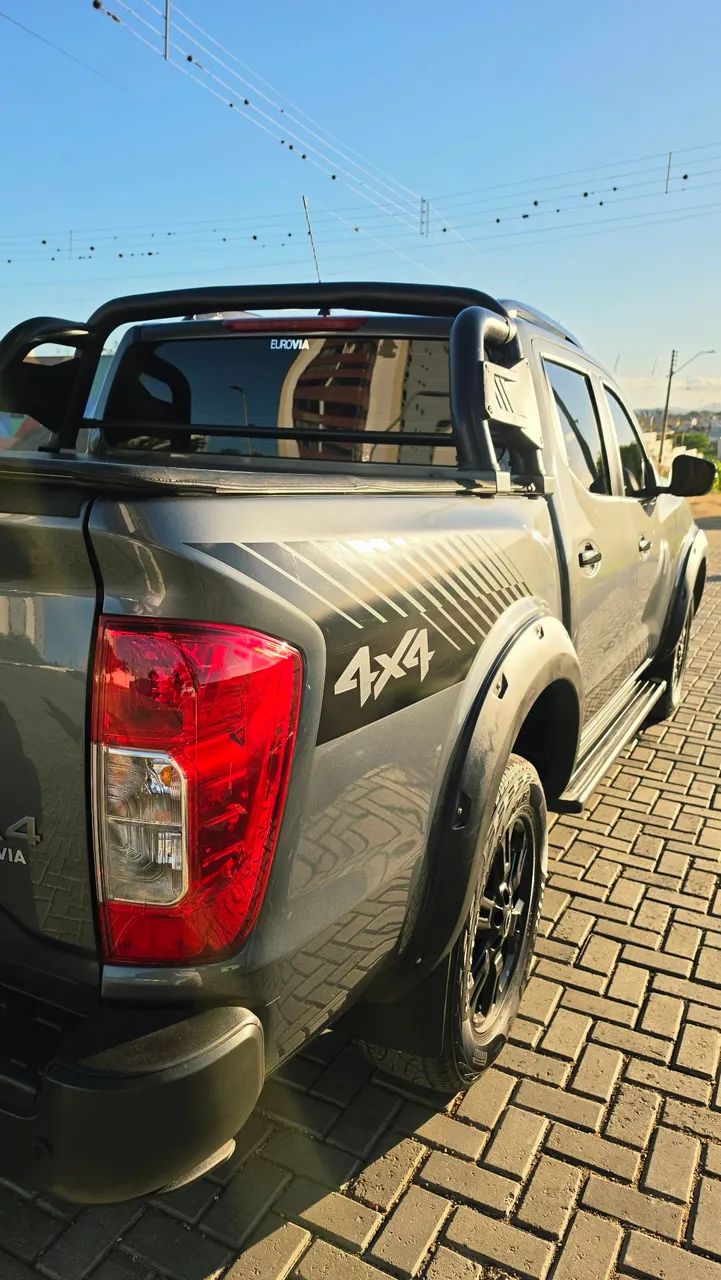 Nissan Frontier Attac.cd 4X4 2.3 Bi-TB Die. AUT 2025 - Foto 4