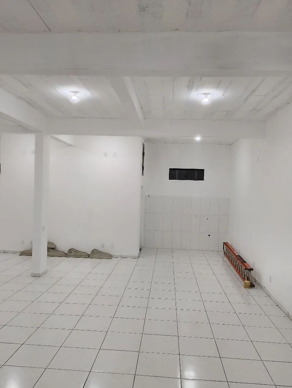 Sala comercial em Araquari-SC, 120m² com rede trifásica  - Foto 5