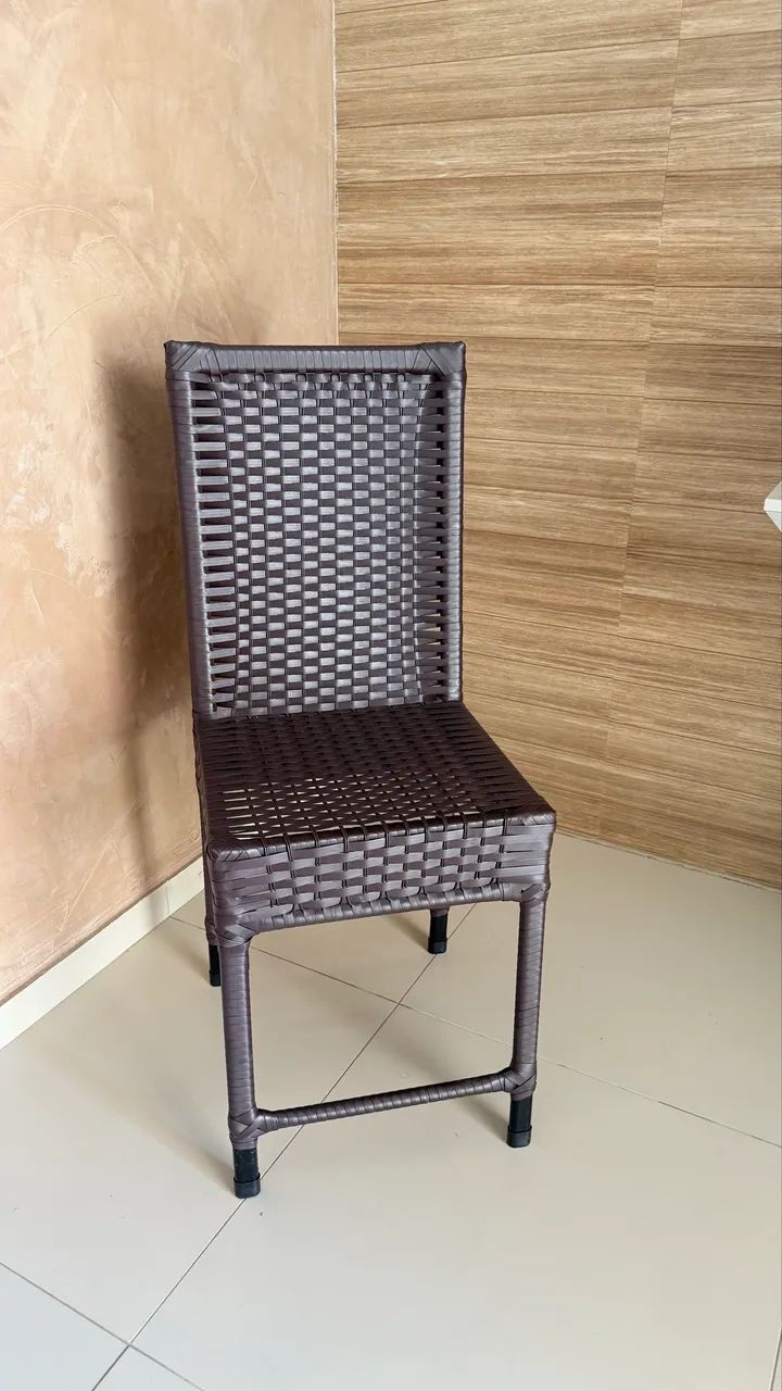 Cadeira de fibra (sala e cozinha)
