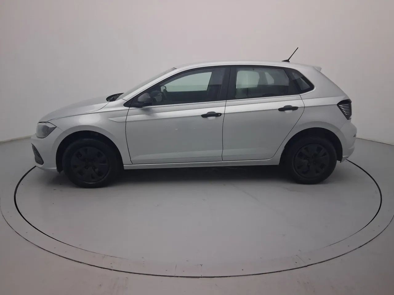 Volkswagen Polo Track 1.0 Flex 12V 5p, foto 2 de 18