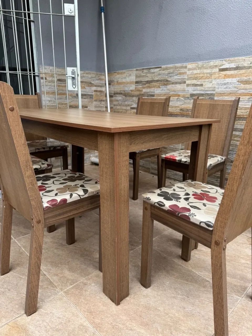 Mesa de madeira 6 lugar  - Foto 4